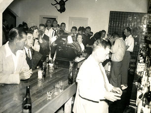 A crowded bar