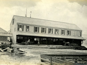 A low building/